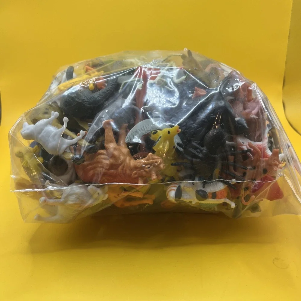 Bag Of Plastic Assorted Animals, Dinosaurs, Insects, Sharks & More Nearly 3lbs